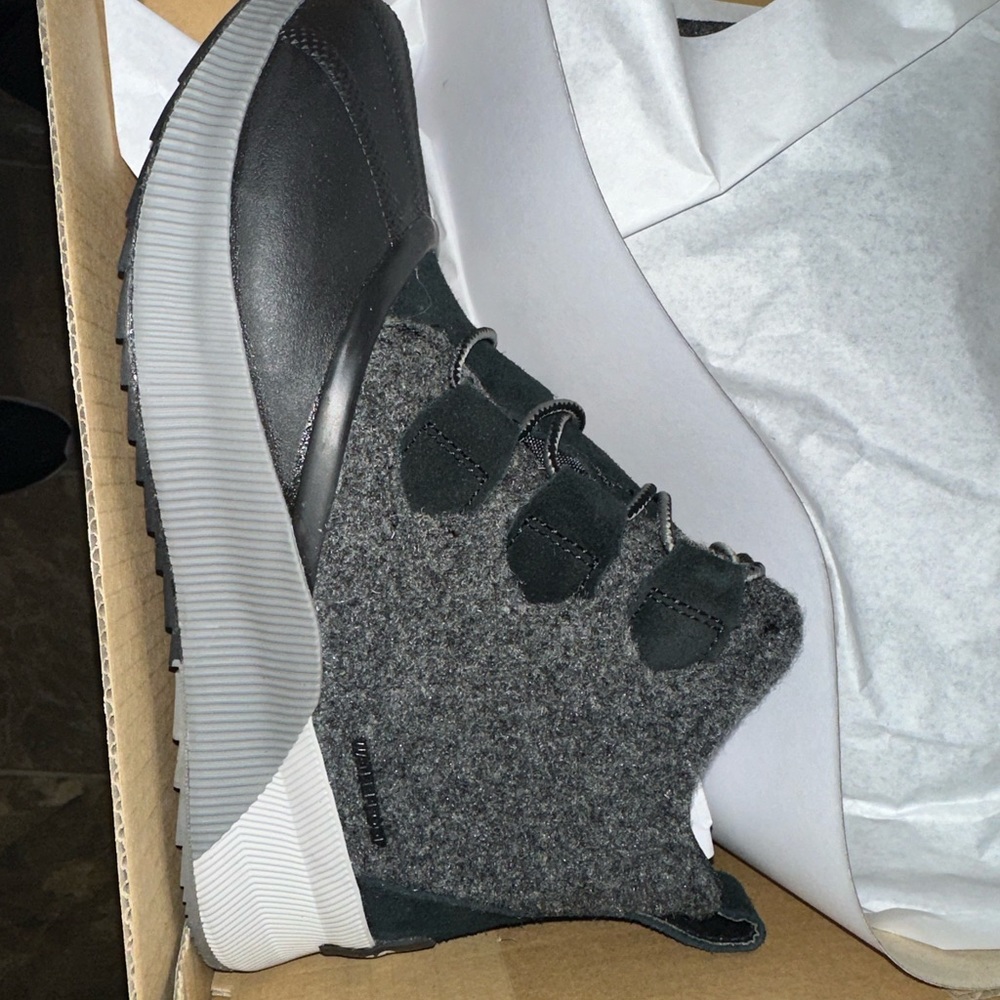 Sorel In and out boot black and grey brand new with tags and box!